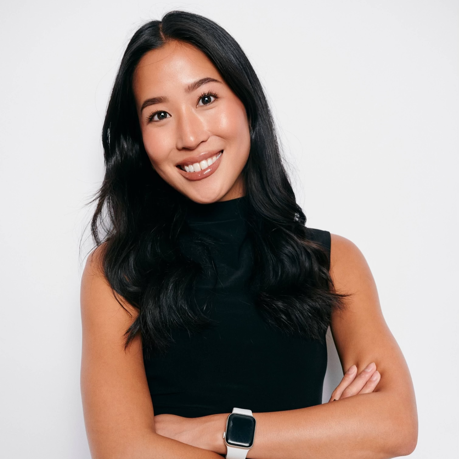 Nicoles Headshot-1